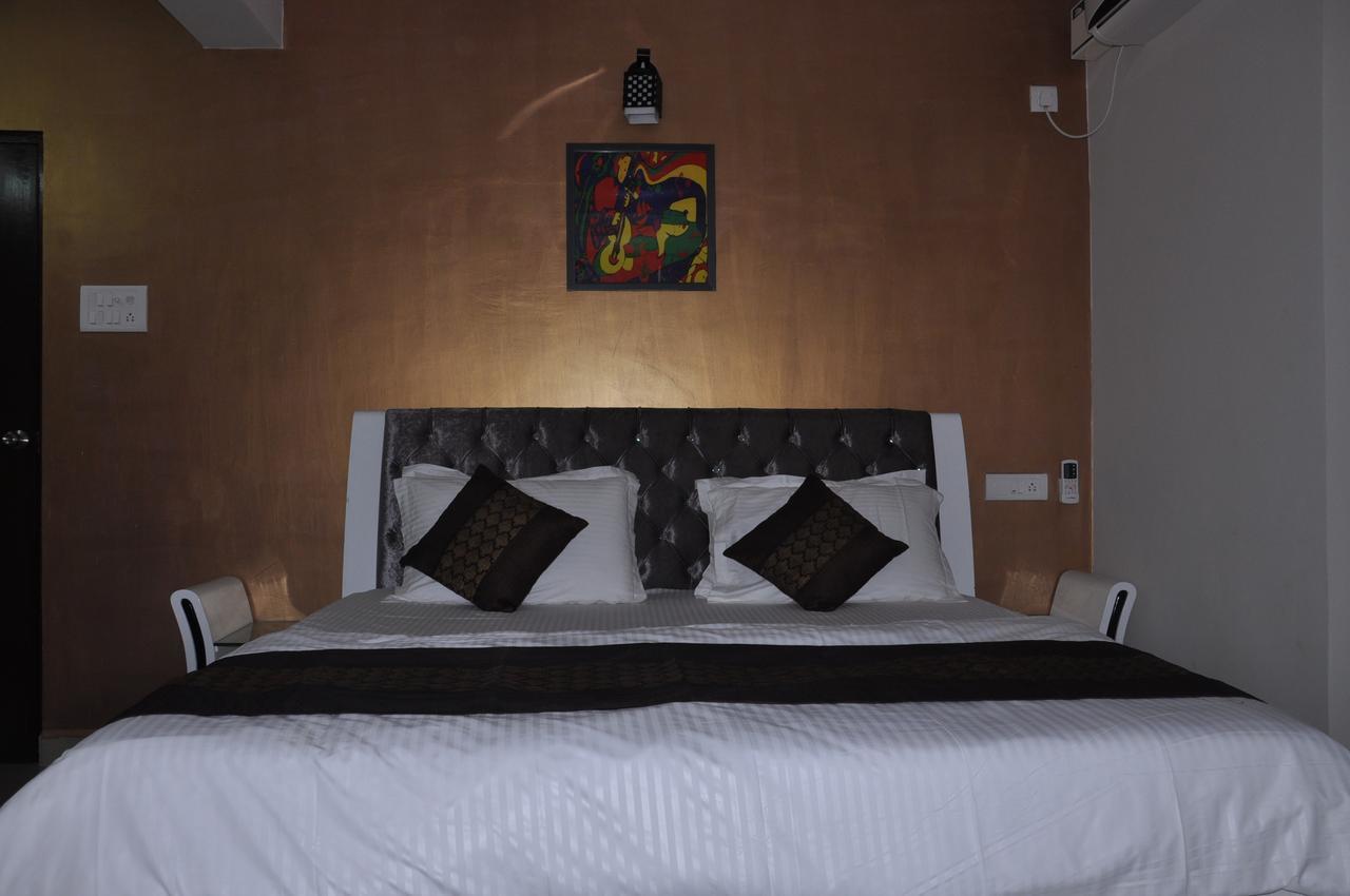 Hotel Dewa Goa Даболім Екстер'єр фото